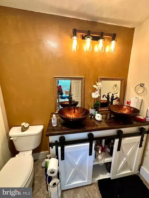 Bath - 302 N Bradford St, Dover, DE 19904 photo 6 of 6