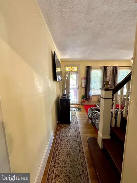 Entry Way - 302 N Bradford St, Dover, DE 19904 photo 1 of 3