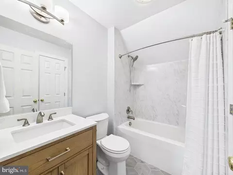Bath - 95 Ringside Dr, Dover, DE 19904 photo 4 of 5