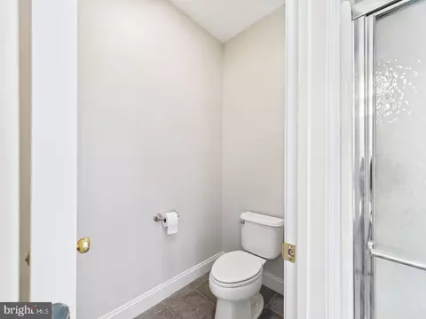 Bath - 95 Ringside Dr, Dover, DE 19904 photo 3 of 5