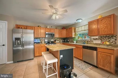 Kitchen - 333 W Darby Cir, Dover, DE 19904 photo 3 of 3