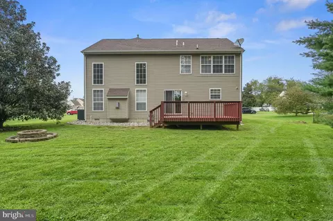 Exterior - 333 W Darby Cir, Dover, DE 19904 photo 4 of 4