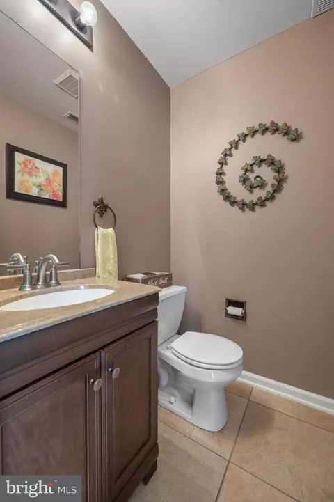 Bath - 333 W Darby Cir, Dover, DE 19904 photo 1 of 4