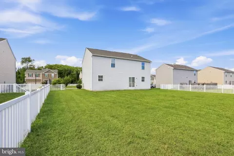 Exterior - 351 Bluecoat St, Dover, DE 19901 photo 4 of 6