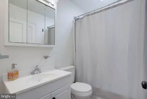 Bath - 107 Upland Ave, Dover, DE 19901 photo 2 of 4