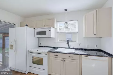 Kitchen - 107 Upland Ave, Dover, DE 19901 photo 3 of 4