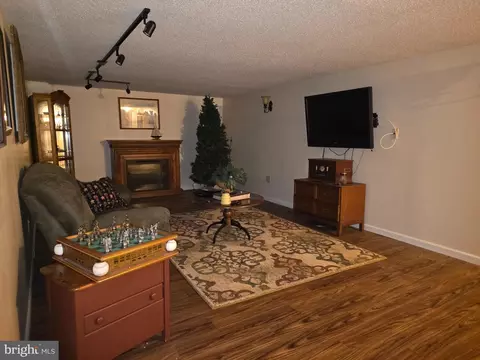 Living - 100 Brookfield Dr, Dover, DE 19901 photo 7 of 7
