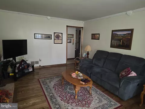 Living - 100 Brookfield Dr, Dover, DE 19901 photo 3 of 7