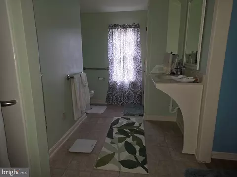 Bath - 100 Brookfield Dr, Dover, DE 19901 photo 1 of 4
