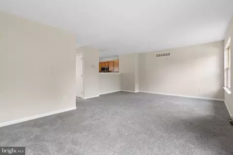 Living - 325 Charring Cross Dr, Dover, DE 19904 photo 3 of 4