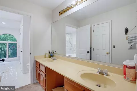 Bath - 7 Michael Ct, Dover, DE 19904 photo 2 of 6