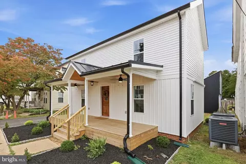 11 S Main St, Magnolia, DE 19962