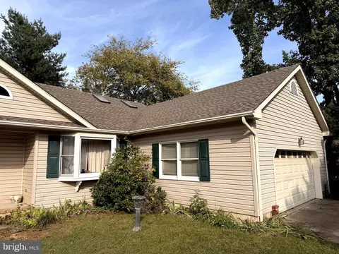 252 Greenview Dr, Dover, DE 19901 photo 3