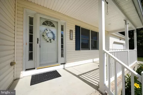 Exterior - 464 Fieldcrest Dr, Dover, DE 19904 photo 2 of 9