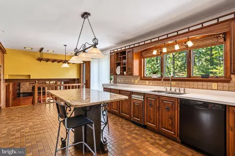 Kitchen - 6 Winged Foot Rd, Dover, DE 19904 photo 4 of 5