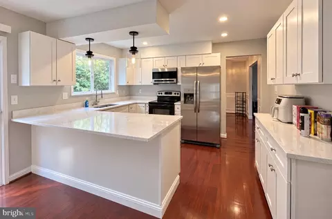 Kitchen - 214 Northdown Dr, Dover, DE 19904 photo 2 of 2