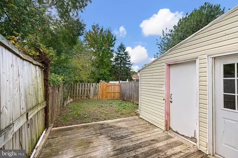 Exterior - 72 Village Dr, Dover, DE 19904 photo 2 of 7