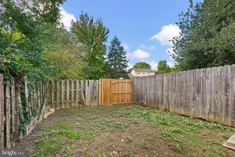 Exterior - 72 Village Dr, Dover, DE 19904 photo 4 of 7