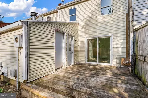 Exterior - 72 Village Dr, Dover, DE 19904 photo 5 of 7