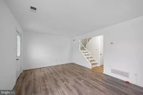 Living - 72 Village Dr, Dover, DE 19904 photo 1 of 3