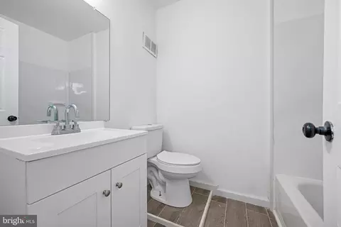 Entry Way - 72 Village Dr, Dover, DE 19904 photo 1 of 5