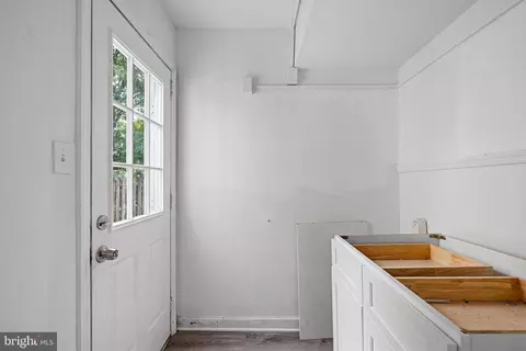 Entry Way - 72 Village Dr, Dover, DE 19904 photo 5 of 5