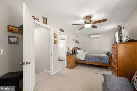 Bedroom - 944 Sunset Ter, Dover, DE 19904 photo 10 of 11