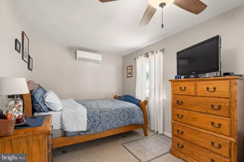 Bedroom - 944 Sunset Ter, Dover, DE 19904 photo 11 of 11