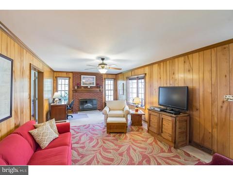 18 Mary Ct, Bear, DE 19701 photo 11