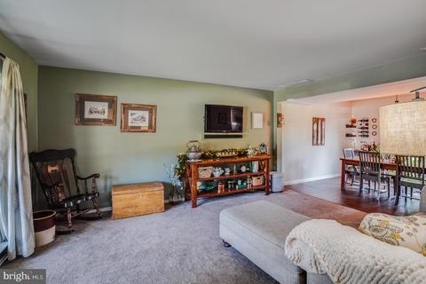 104 Milano Dr, Bear, DE 19701 photo 2