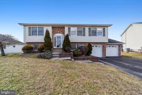 19 Viscaya Ct, Bear, DE 19701 photo 1
