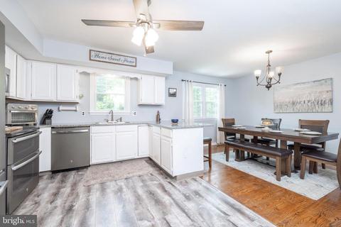 402 Hickory Dr, Bear, DE 19701 photo 9