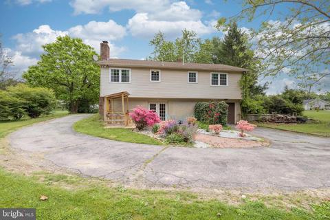 402 Hickory Dr, Bear, DE 19701 photo 3