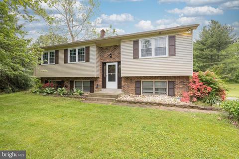 402 Hickory Dr, Bear, DE 19701 photo 1