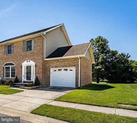 15 Marble House Dr, Bear, DE 19701 photo 2