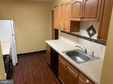 809 Waters Edge Dr, Newark, DE 19702 photo 6