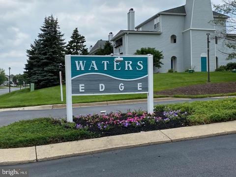 809 Waters Edge Dr, Newark, DE 19702 photo 1