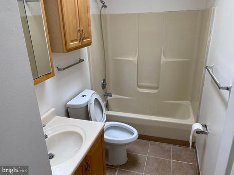 809 Waters Edge Dr, Newark, DE 19702 photo 14