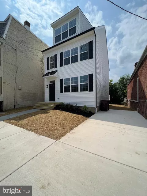 909 N Lincoln St, Wilmington, DE 19805