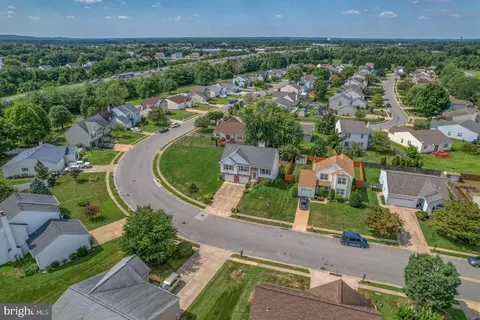 10 Charles Dr, New Castle, DE 19720