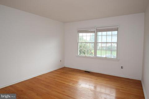 8 Allara Ct, Bear, DE 19701 photo 3