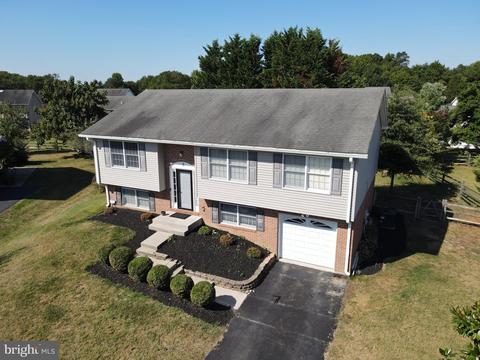 8 Allara Ct, Bear, DE 19701 photo 1