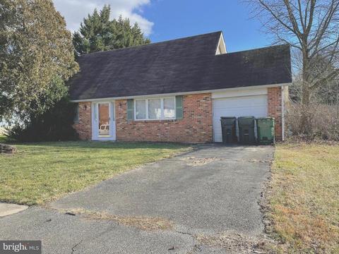 42 Shull Dr, Newark, DE 19711