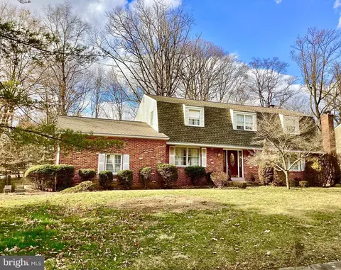 201 Stone Crop Rd, Wilmington, DE 19810