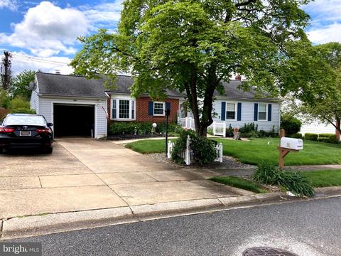 8 Alton Rd, Newark, DE 19711