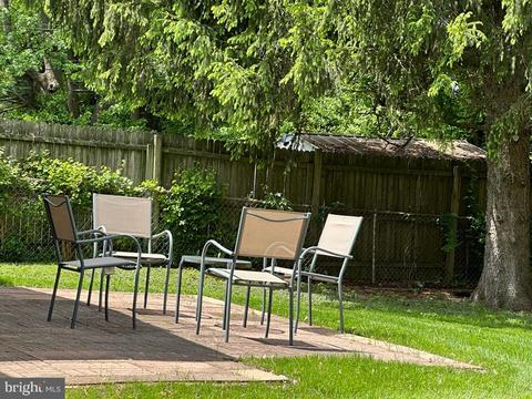 106 Rustic Dr, Newark, DE 19713 photo 2