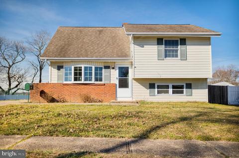 24 Lynch Farm Dr, Newark, DE 19713