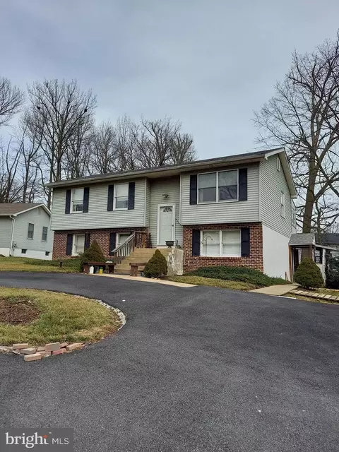 3 Garvey Ln, Newark, DE 19702