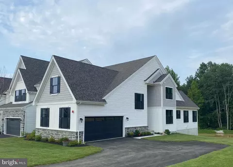 107 Leahy Dr, Newark, DE 19711