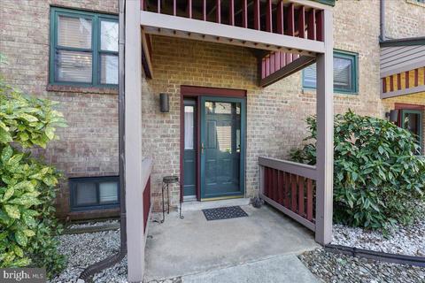 8 Paladin Dr, Wilmington, DE 19802